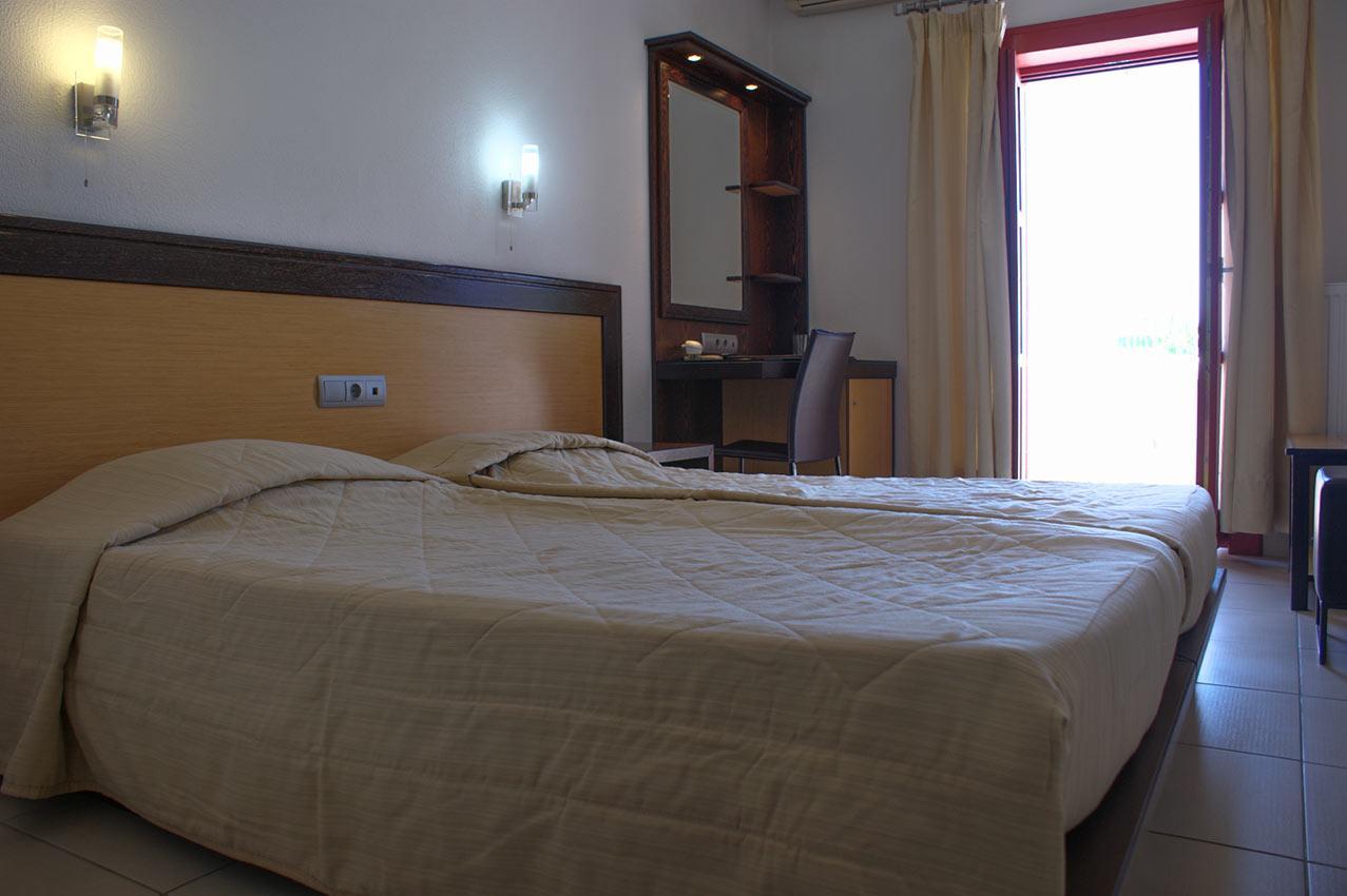 Aposperides Hotel Livadi  Luaran gambar