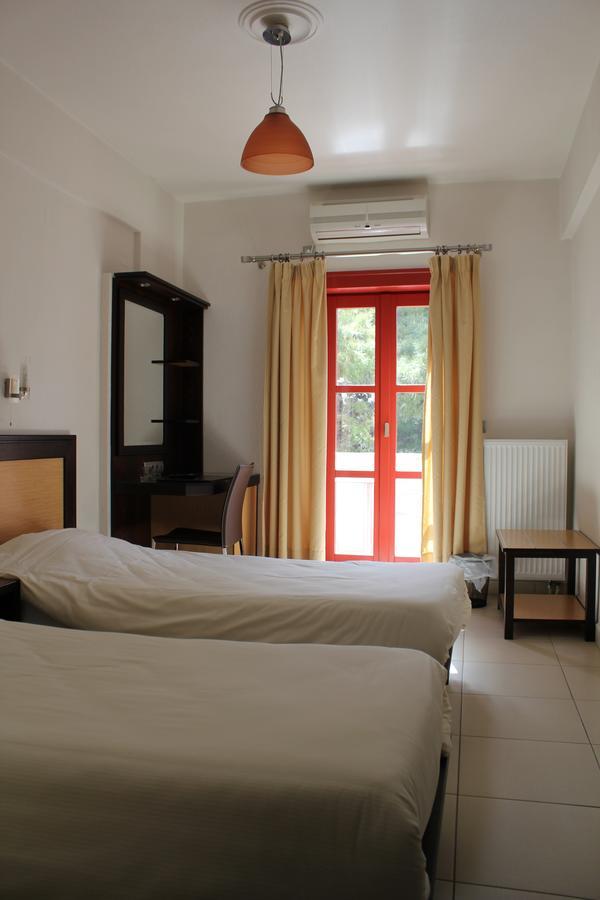 Aposperides Hotel Livadi  Luaran gambar