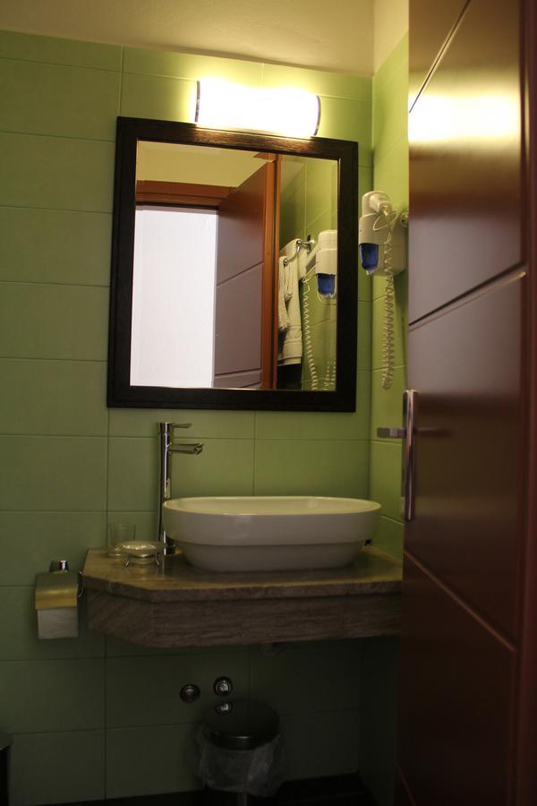 Aposperides Hotel Livadi  Luaran gambar